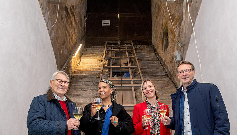 Die Pariserin Clémence Farrell (zweite von links) wird die Ausstellung für die Weinwelt entwerfen.