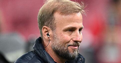 VfB-Trainer Sebastian Hoeneß warnt vor der Heimstärke des 1. FC Köln.