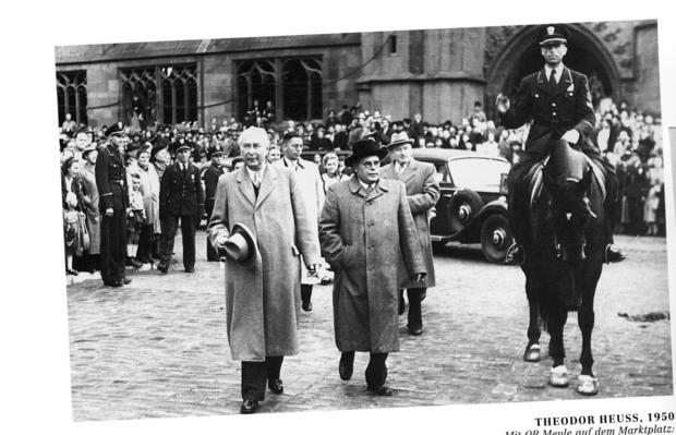 1950: Bundespräsident Heuss und Oberbürgermeister Meyle auf dem Heilbronner Marktplatz. 1950: Bundespräsident Heuss und Oberbürgermeister Meyle auf dem Heilbronner Marktplatz.