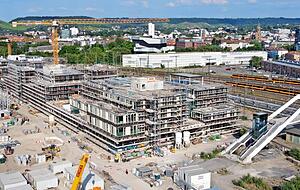 Im Buga-Stadtteil Neckarbogen, dort wo früher der Fruchtschuppen stand, entsteht die Josef-Schwarz-Schule. Hier und an drei weiteren Stationen schärfen beim Tag der Architektur an diesem Samstag Experten den Blick fürs Wesentliche. Im Buga-Stadtteil Neckarbogen, dort wo früher der Fruchtschuppen stand, entsteht die Josef-Schwarz-Schule. Hier und an drei weiteren Stationen schärfen beim Tag der Architektur an diesem Samstag Experten den Blick fürs Wesentliche.