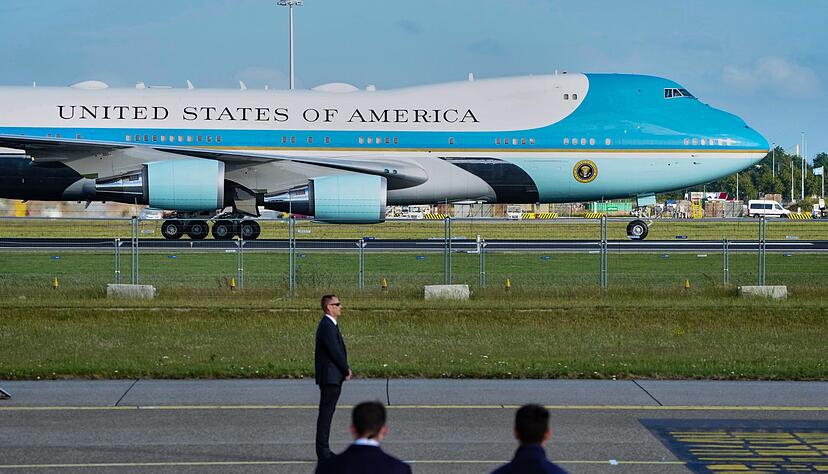 Das «Wall Street Journal» ist vom Weißen Haus von der Reise in der Air Force One mit Trump nach Schottland ausgeschlossen worden. Das «Wall Street Journal» ist vom Weißen Haus von der Reise in der Air Force One mit Trump nach Schottland ausgeschlossen worden.
