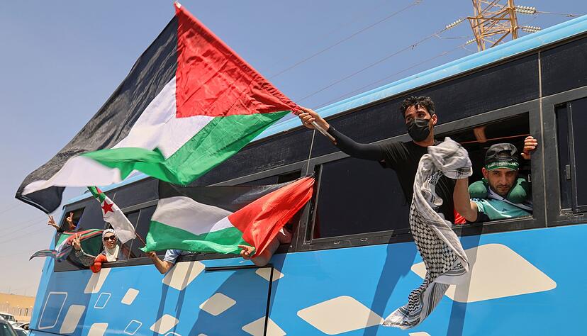 Aktivisten wollen am Grenz&uuml;bergang Rafah gegen Israels Angriffe im Gazastreifen protestieren.