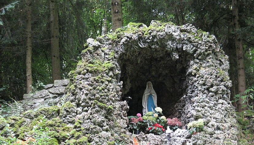 An der Lourdesgrotte in Zaisenhausen beginnt der Pfad der Stille. Foto: Franz Jakob An der Lourdesgrotte in Zaisenhausen beginnt der Pfad der Stille. Foto: Franz Jakob