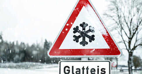 In gro&szlig;en Teilen Deutschlands bestehen Warnungen vor Glatteis.