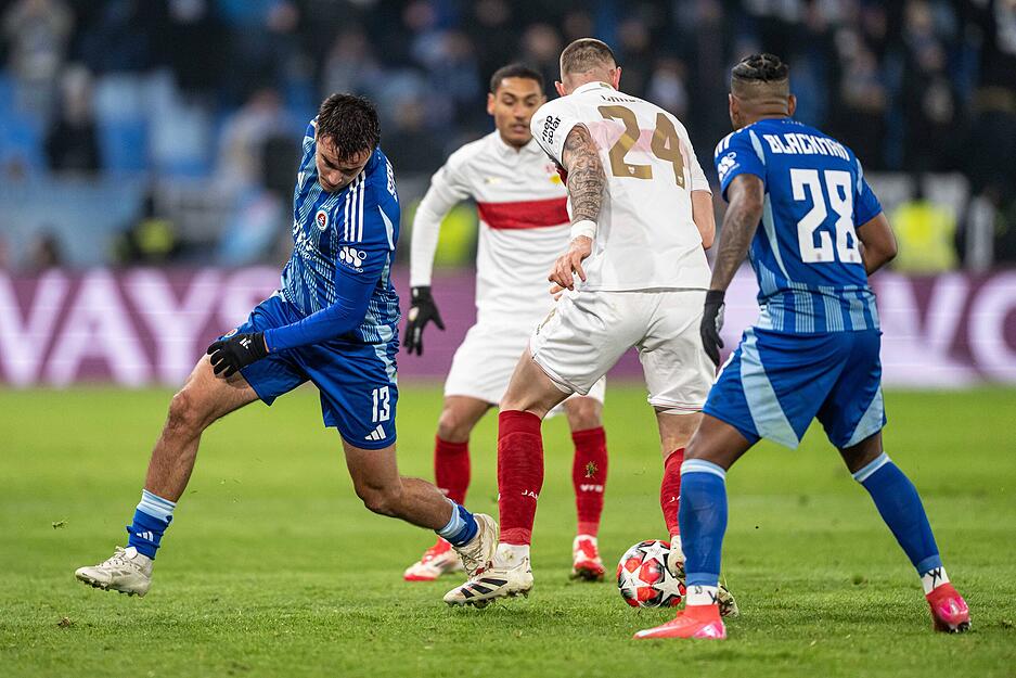 Slovan Bratislava versuchte nach vorne Nadelstiche zu setzen.