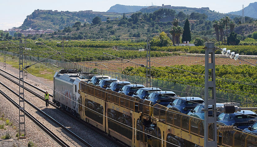 Der Blackout in Spanien brachte diesen Zug in der Nähe von Sagunto, im Osten des Landes, zum Stehen.