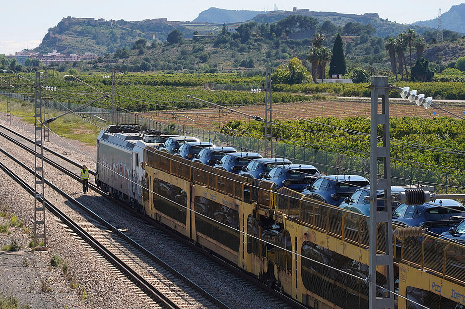 Der Blackout in Spanien brachte diesen Zug in der Nähe von Sagunto, im Osten des Landes, zum Stehen.