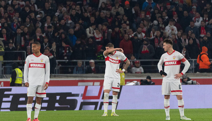 Der VfB Stuttgart verliert gegen Eintracht Frankfurt. Die Startelf in der Einzelkritik. Der VfB Stuttgart verliert gegen Eintracht Frankfurt. Die Startelf in der Einzelkritik.