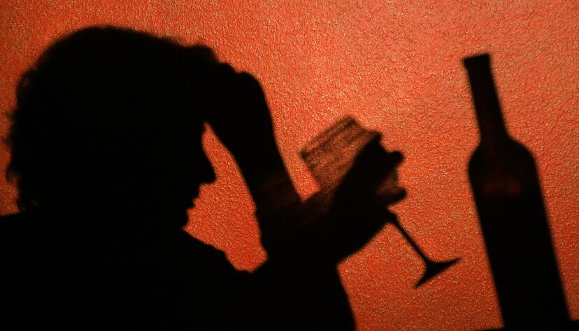 Ein Alkoholproblem ist auch meist ein Problem f&uuml;r das pers&ouml;nliche Umfeld. Wer sich Sorgen macht, sollte aber lieber keinen Druck auf Betroffene aus&uuml;ben.