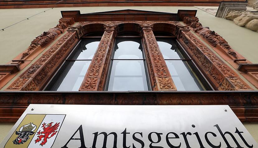 Vor dem Amtsgericht in Wismar waren zwei Jugendliche am Dienstag verurteilt worden. (Symbolbild)