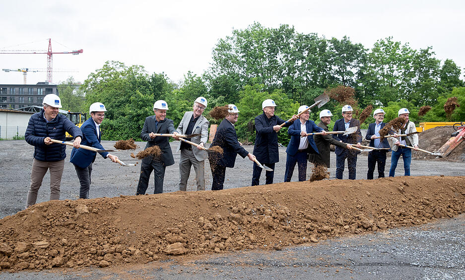 Spatenstich f&uuml;r den HIP-Turm