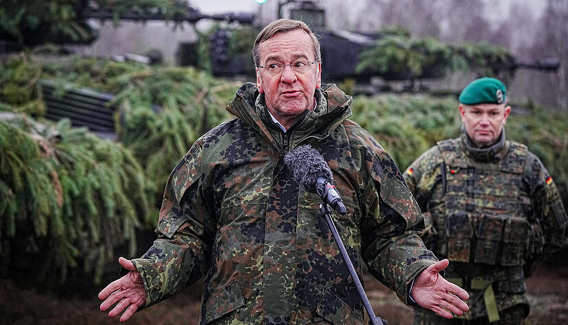 Ein Kompromissvorschlag zum neuen Wehrdienst ist überraschend gescheitert – offenbar auf Druck von Verteidigungsminister Pistorius. Ein Kompromissvorschlag zum neuen Wehrdienst ist überraschend gescheitert – offenbar auf Druck von Verteidigungsminister Pistorius.