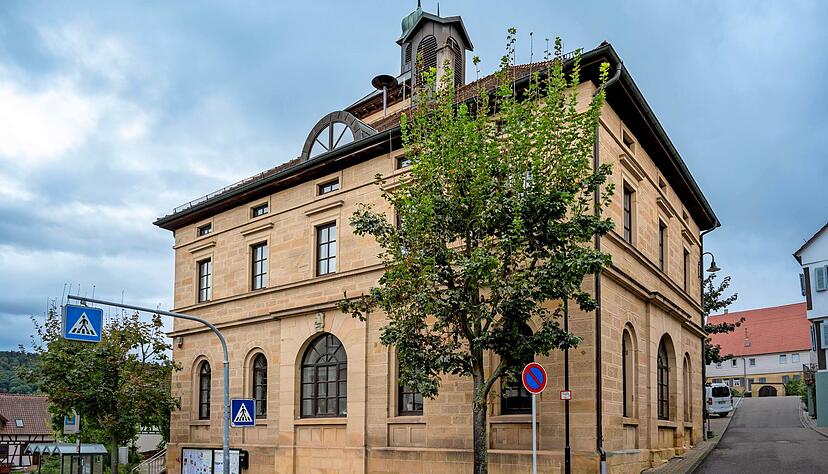 Nicht alle sind offenbar damit einverstanden, wie das Rathaus in Eberstadt geführt wird. Foto: Archiv/Kunz Nicht alle sind offenbar damit einverstanden, wie das Rathaus in Eberstadt geführt wird. Foto: Archiv/Kunz