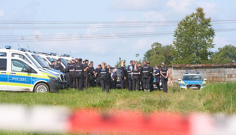 Die Leiche wurde am Dienstagnachmittag gefunden. Die Leiche wurde am Dienstagnachmittag gefunden.