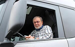 Rudolf Oosting, Lkw-Fahrer: „Ich hab’ im Lkw schon Dostojewski gelesen.“ Rudolf Oosting, Lkw-Fahrer: „Ich hab’ im Lkw schon Dostojewski gelesen.“