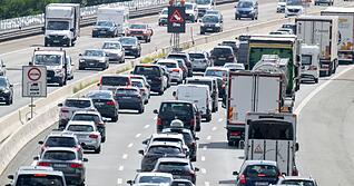 Auf der A6 staut es sich nach Unfällen in Richtung Nürnberg.