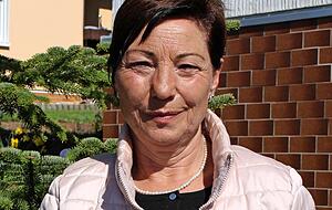 Andrea Sonntag vermisst ihre Mutter, in den Händen hält sie ein Foto von ihr aus lange vergangenen Tagen. Andrea Sonntag vermisst ihre Mutter, in den Händen hält sie ein Foto von ihr aus lange vergangenen Tagen.