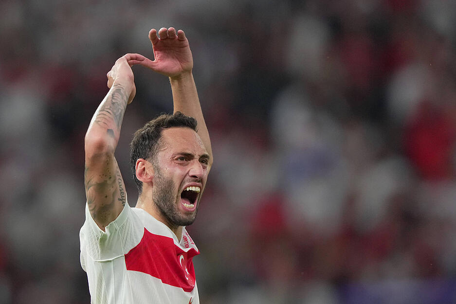 Turkey s Hakan Calhanoglu during the Euro 2024 soccer match between Netherlands and Turkey at the Berlin Olympiastadion , Berlin, Germany - Saturday 06 july 2024. - Soccer . PUBLICATIONxNOTxINxITAxFRAxCHN Copyright: xSpada/LaPressex