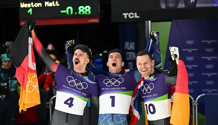 Der Olympiasieg geht an den Briten Matt Weston (Mitte), Platz zwei sichert sich der Dresdner Axel Jungk (links) vor Christopher Grotheer.