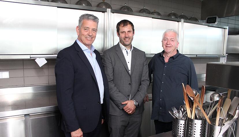 Kulinarisches Dreigestirn: Umberto Scuccia, Marcel Küffner und Otto Gollerthan (v. l.) sind die Gesellschafter der Regionalen Genussmeile.
Foto: Jörg Kühl