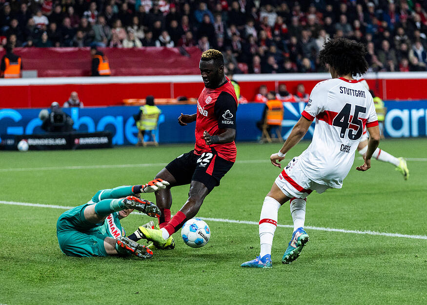 Die erste Halbzeit gehörte den Hausherren, die immer wieder gefährlich vor das Tor des VfB Stuttgart kamen.