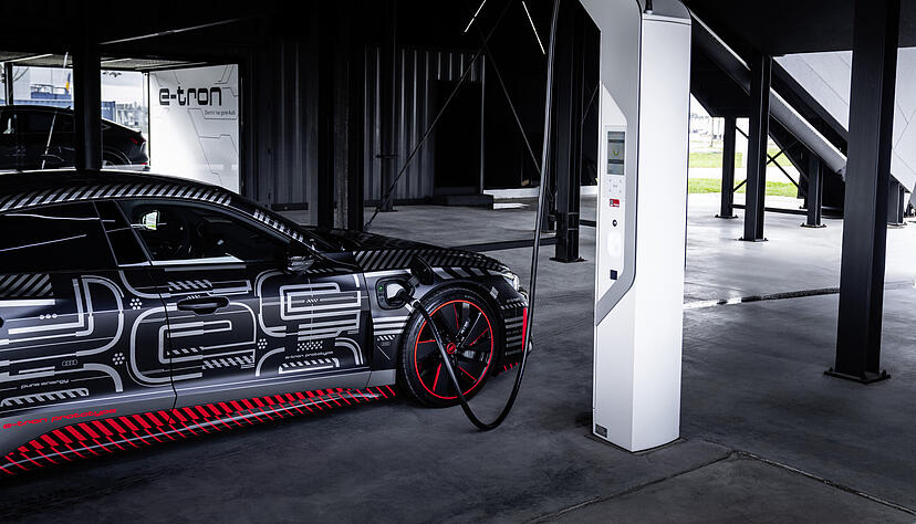 Audi E-Tron GT ist das erste E-Auto aus der Region. Die Vorversion wird zurzeit in einer Linie mit dem R8 produziert. Foto: Audi Audi E-Tron GT ist das erste E-Auto aus der Region. Die Vorversion wird zurzeit in einer Linie mit dem R8 produziert. Foto: Audi