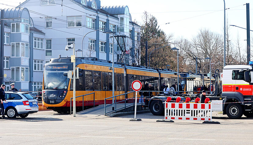Nach den jüngsten Anschlägen waren die verschärften Sicherheitsmaßnahmen auf dem Heilbronner Pferdemarkt nicht zu übersehen Nach den jüngsten Anschlägen waren die verschärften Sicherheitsmaßnahmen auf dem Heilbronner Pferdemarkt nicht zu übersehen