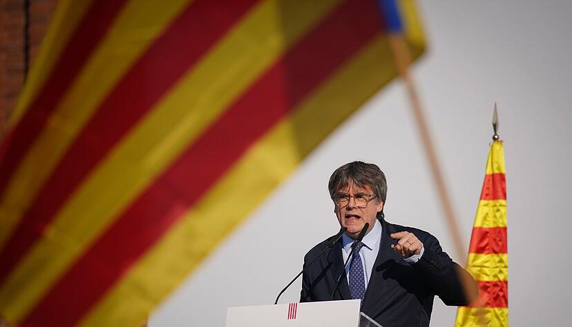 Puigdemont lebt seit Jahren im Exil - er k&ouml;nnte aber Spanien in eine Krise st&uuml;rzen. (Archivbild)