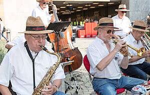 Die Mitglieder der Feetwarmers Jazzband sorgten f&uuml;r gute Stimmung.