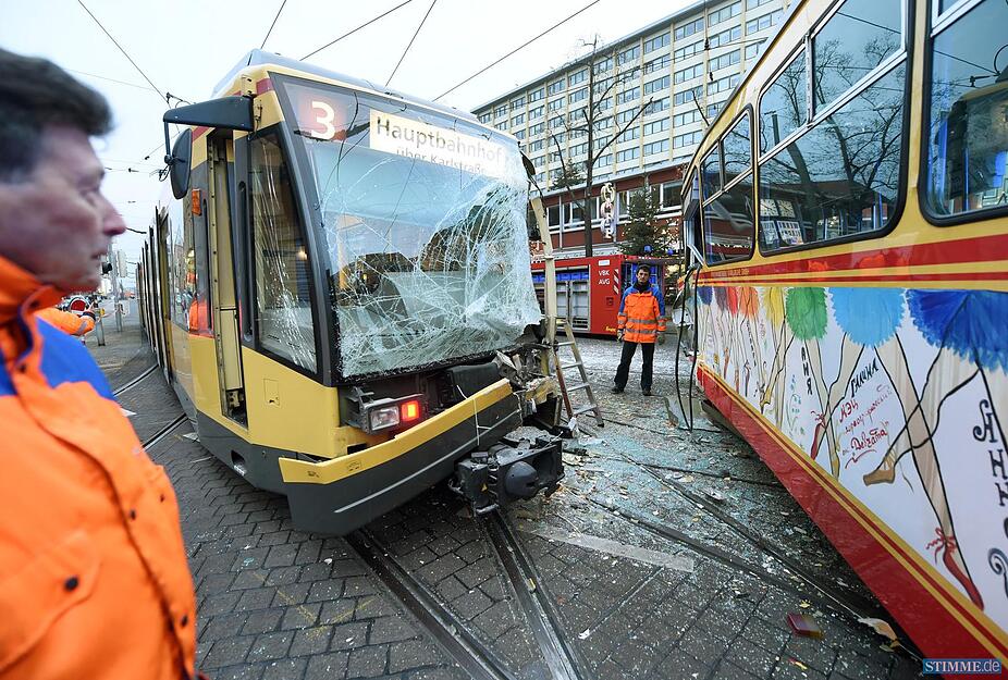 Straßenbahn-Unfall in Karlsruhe | 28.11.
