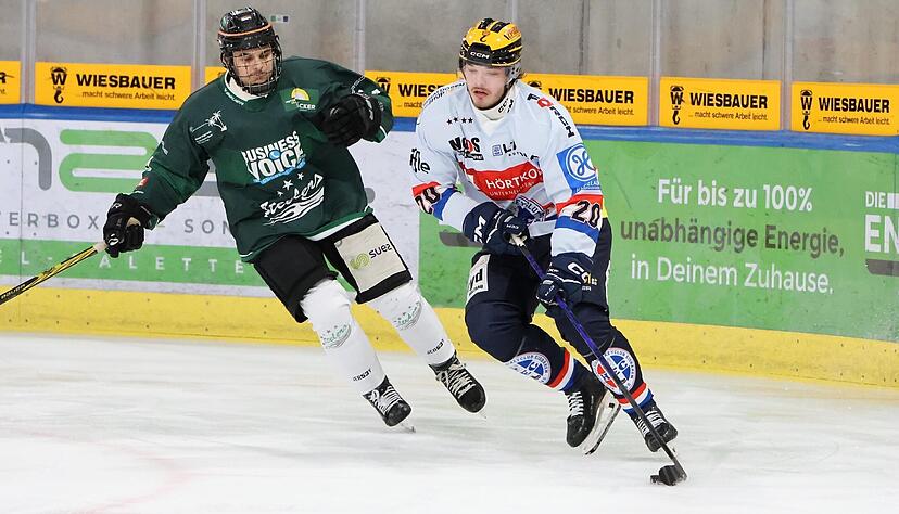 Eetu Santanen (rechts) trägt nach seinem Intermezzo bei den Heilbronner Falken vorerst  wieder das Trikot der HEC Eisbären in der Baden-Württemberg-Liga.