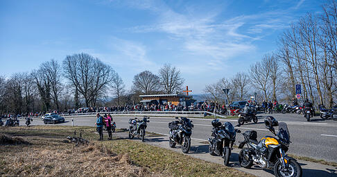 Auf der L&ouml;wensteiner Platte tummeln sich immer viele Motorradfahrer.