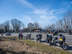 Auf der L&ouml;wensteiner Platte tummeln sich immer viele Motorradfahrer.