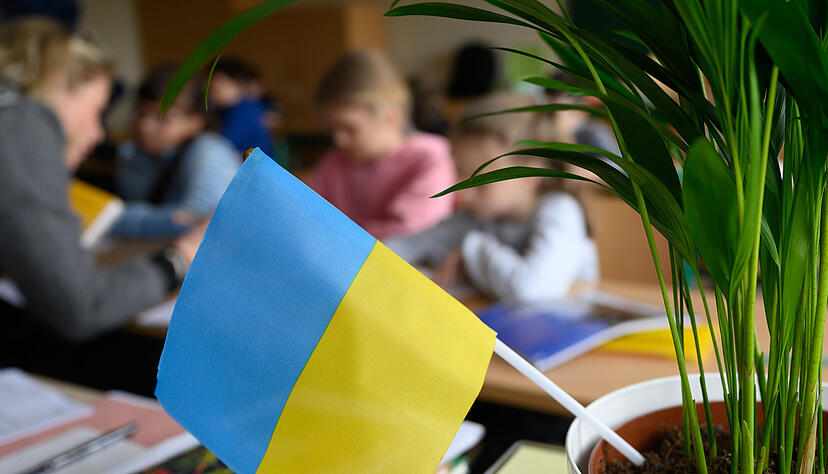 Wie reagieren Schulen auf Kriege und Unsicherheiten, wie wirken sich internationale Konflikte auf die Schulgemeinschaft aus? Auch darum geht es bei der Diskussion Bildung auf den Punkt im Juli.