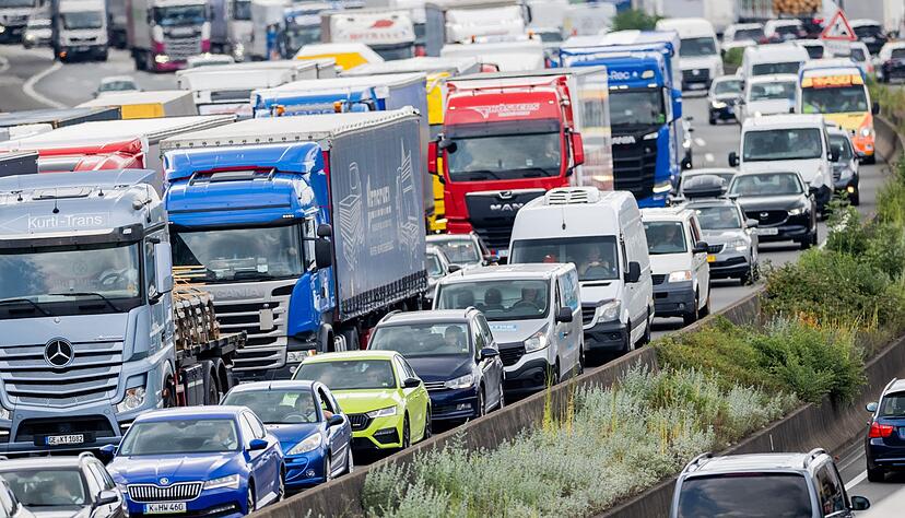 Das Bundesland mit den meisten Staus war wie in den Vorjahren Nordrhein-Westfalen mit knapp 34 Prozent - wie hier auf der A3 im Autobahndreieck Köln-Heumar.