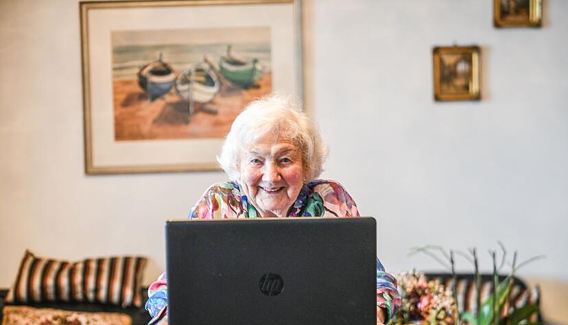 Die Seniorin aus Stuttgart handelt seit mehr als 50 Jahren mit Wertpapieren Die Seniorin aus Stuttgart handelt seit mehr als 50 Jahren mit Wertpapieren