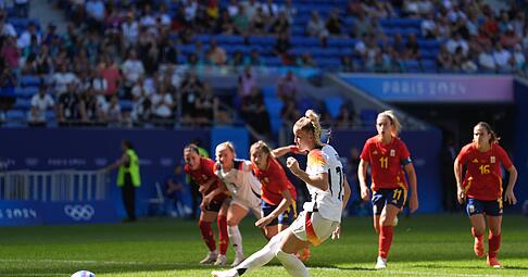 Trifft zum Sieg im Spiel um Bronze: Giulia Gwinn.