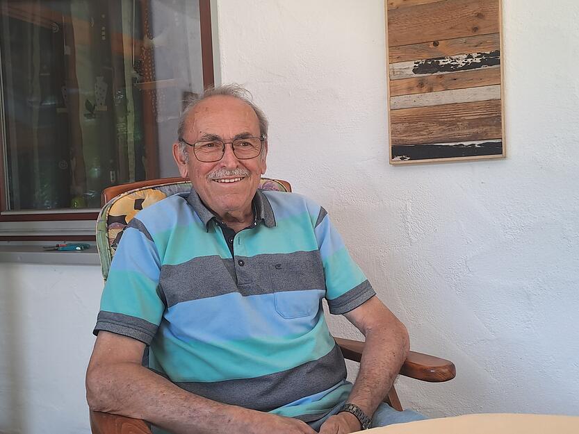 Karlheinz Rumm (hier im Bild) und seine Frau Margrit erinnern sich noch heute an Wütherich. Einsam sei er gewesen. Deshalb habe er auch immer wieder Kontakt gesucht und sei zu ihnen zum Abendessen gekommen.