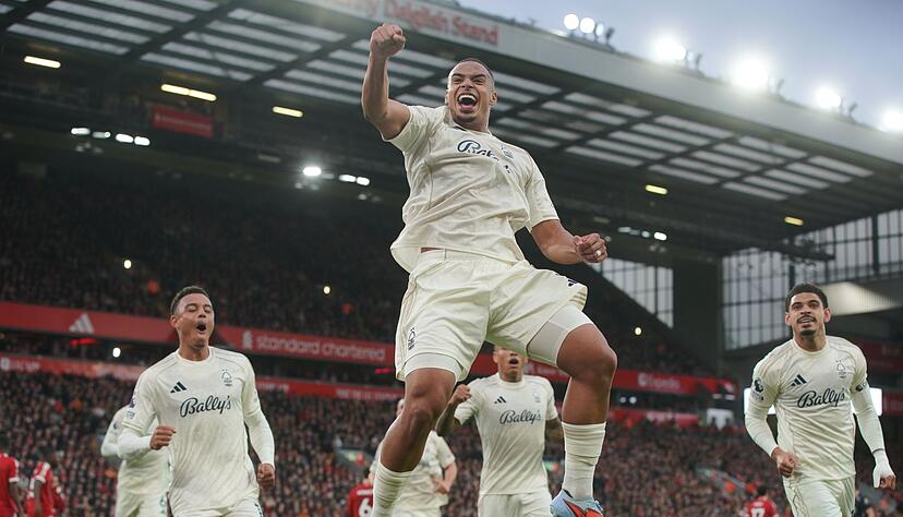 Murillo (M) brachte Nottingham Forest in Anfield in Führung. Murillo (M) brachte Nottingham Forest in Anfield in Führung.