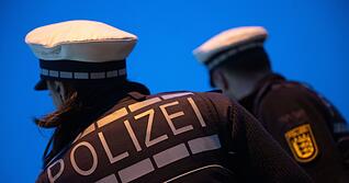 Ein gro&szlig;es Aufgebot der Polizei suchte nach dem 29-j&auml;hrigen Tatverd&auml;chtigen. (Symbolbild)