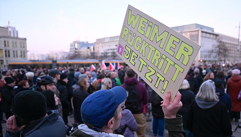 In Leipzig forderten Demonstranten Weimers R&uuml;cktritt.
