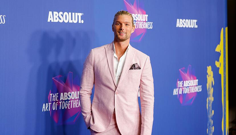 F&uuml;r seine Rolle als Modeberater Sven hat sich Kim Tr&auml;nka einiges von seinen Schauspielkollegen abgeschaut.