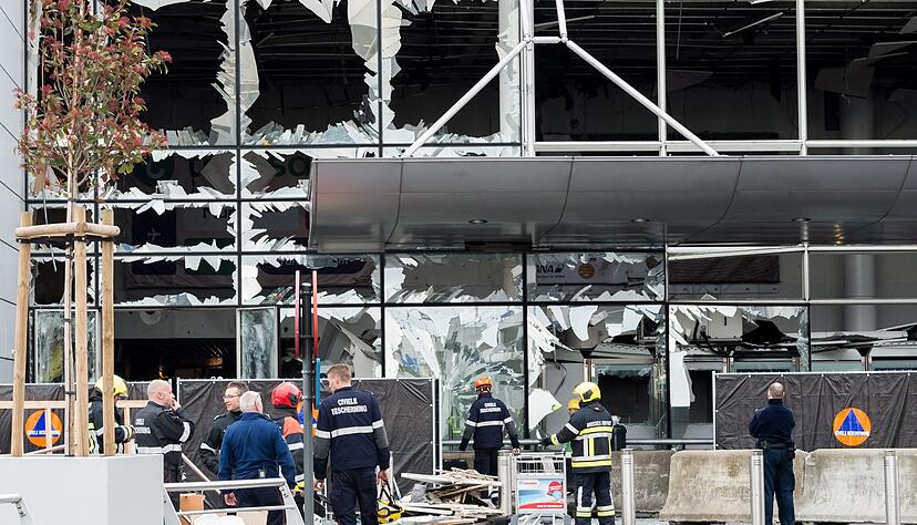 Die Abflughalle des Flughafens wurde durch die Explosionen schwer besch&auml;digt. (Archivbild)