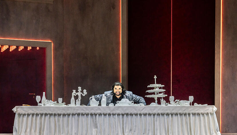 Hochmut kommt vor dem Fall: Frazan Adil Kotwal ist Don Giovanni im Heilbronner Theater. Hochmut kommt vor dem Fall: Frazan Adil Kotwal ist Don Giovanni im Heilbronner Theater.