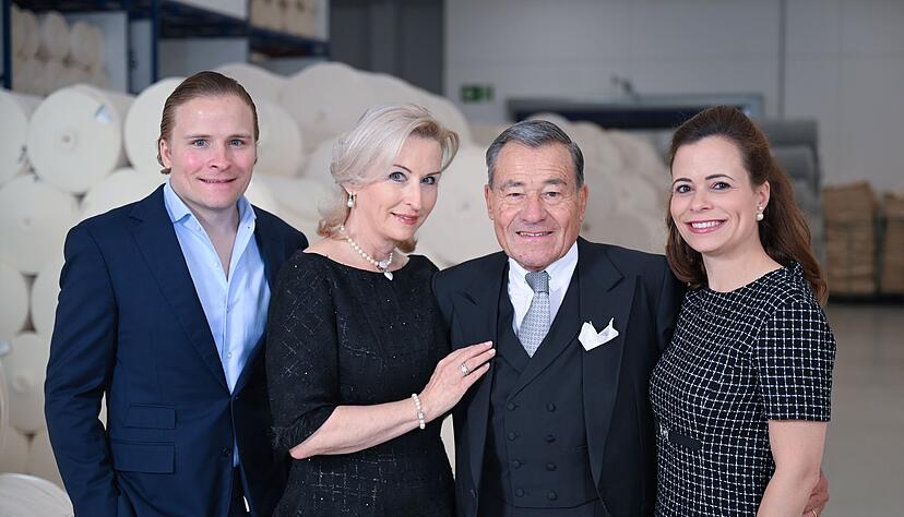 Wolfgang Grupp Junior (links) und Bonita Grupp (rechts) sind die Kinder von Ex-Trigema-Chef Wolfgang Grupp und seiner Ehefrau Elisabeth. Wolfgang Grupp Junior (links) und Bonita Grupp (rechts) sind die Kinder von Ex-Trigema-Chef Wolfgang Grupp und seiner Ehefrau Elisabeth.