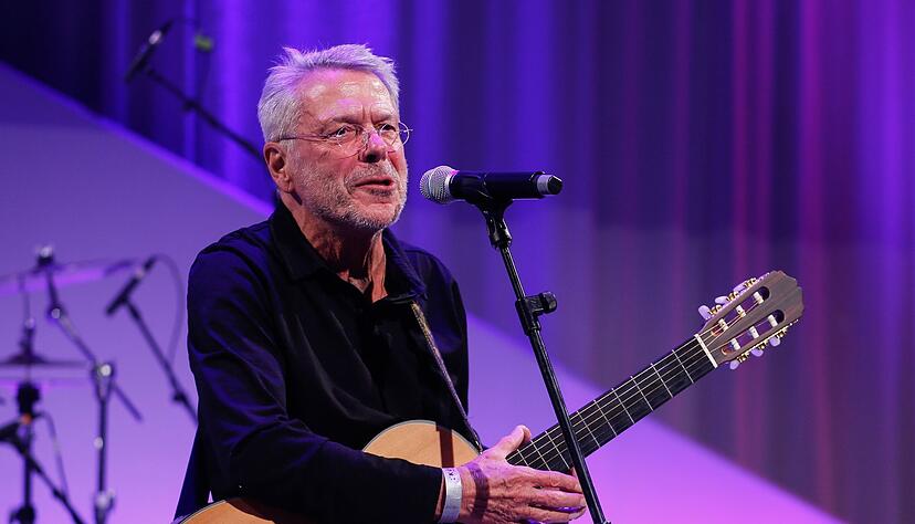 Reinhard Mey ist in der Klage der Gema mit dem Text von &laquo;&Uuml;ber den Wolken&raquo; vertreten. (Archivbild)