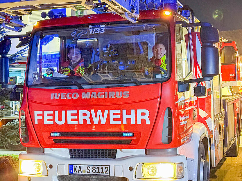 Gro&szlig;einsatz von Rettungskr&auml;ften in Stutensee im Landkreis Karlsruhe. Ein Haus ist akut einsturzgef&auml;hrdet.