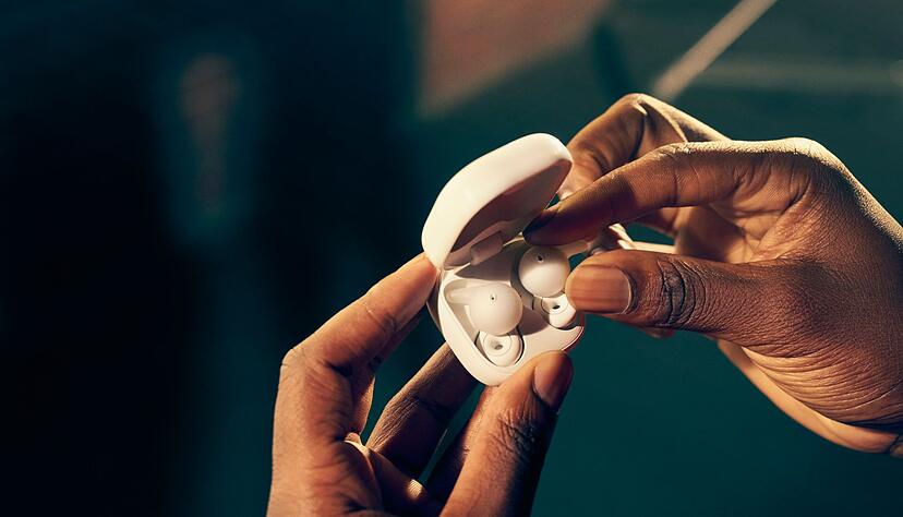 Die LinkBuds Open sind leichte In-Ear-Kopfh&ouml;rer mit einer ringf&ouml;rmigen Konstruktion, die f&uuml;r eine bessere Wahrnehmung der Umgebung sorgen sollen (ca. 200 Euro).