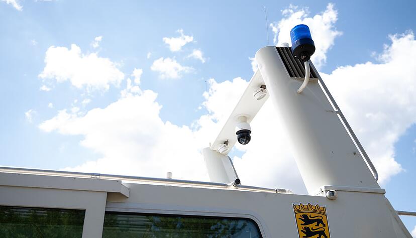 Nach dem Vorfall am Sonntagabend ermittelt die Wasserschutzpolizei zum genauen Hergang. (Symbolbild) Nach dem Vorfall am Sonntagabend ermittelt die Wasserschutzpolizei zum genauen Hergang. (Symbolbild)