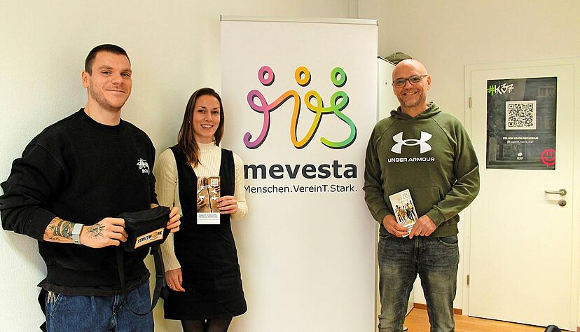Niklas Schukraft (links), Katharina Herrmann und Rouven Siegele k&uuml;mmern sich beim Verein Mevesta darum, dass Menschen ins soziale Netz zur&uuml;ckfinden.
Foto: Hagmann